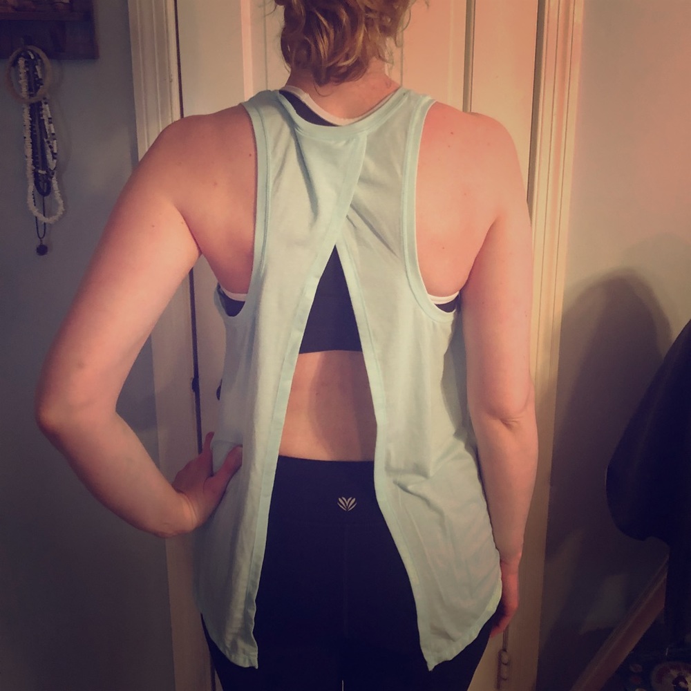 *REDUCED* GapFit Breathe open back mint green tank